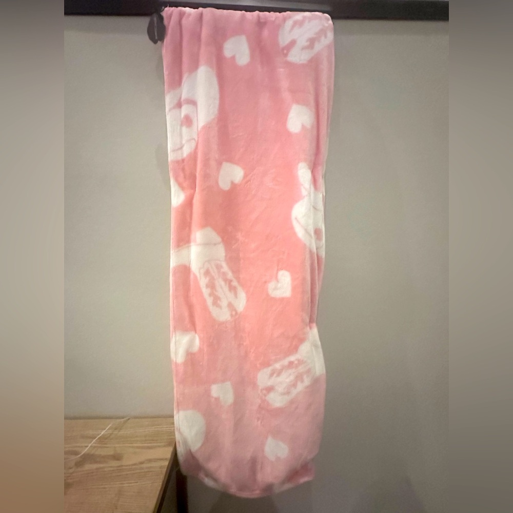 BETSEY JOHNSON Pink & White Ultra Soft Plush Twin Throw Blanket Cowgirl Themed
